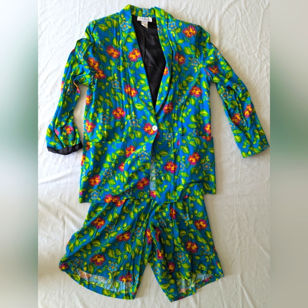 Vintage Floral Jacket And Shorts Set